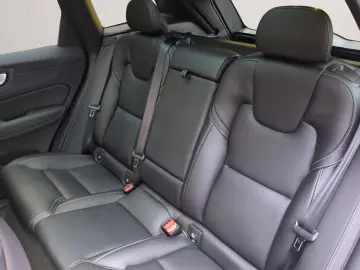 VOLVO XC60 T6 Ultra Black Edition  Luft Nappa Akustik