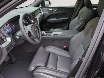 VOLVO XC60 T6 Ultra Black Edition  Luft Nappa Akustik