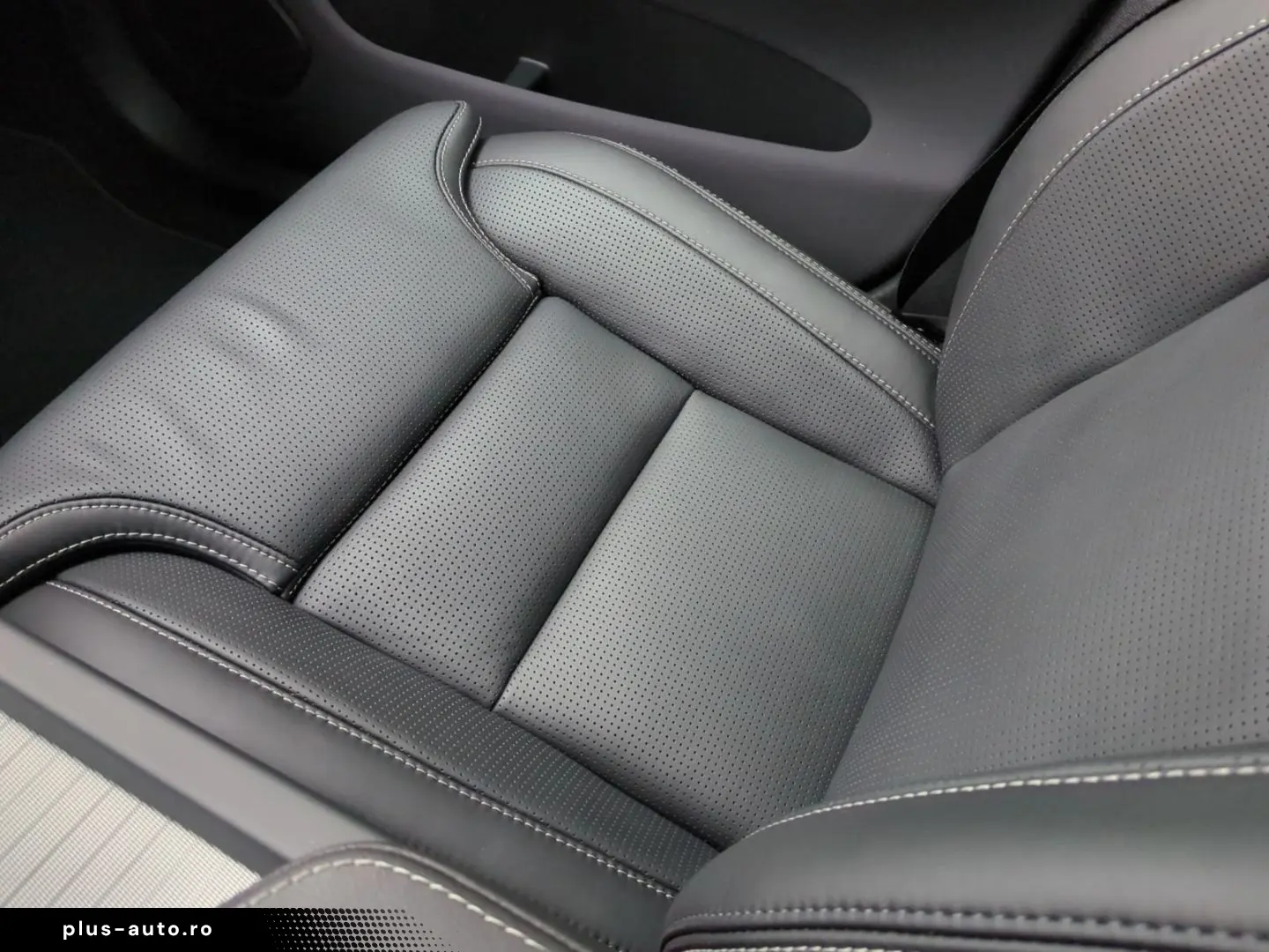 VOLVO XC60 T6 Ultra Black Edition  Luft Nappa Akustik