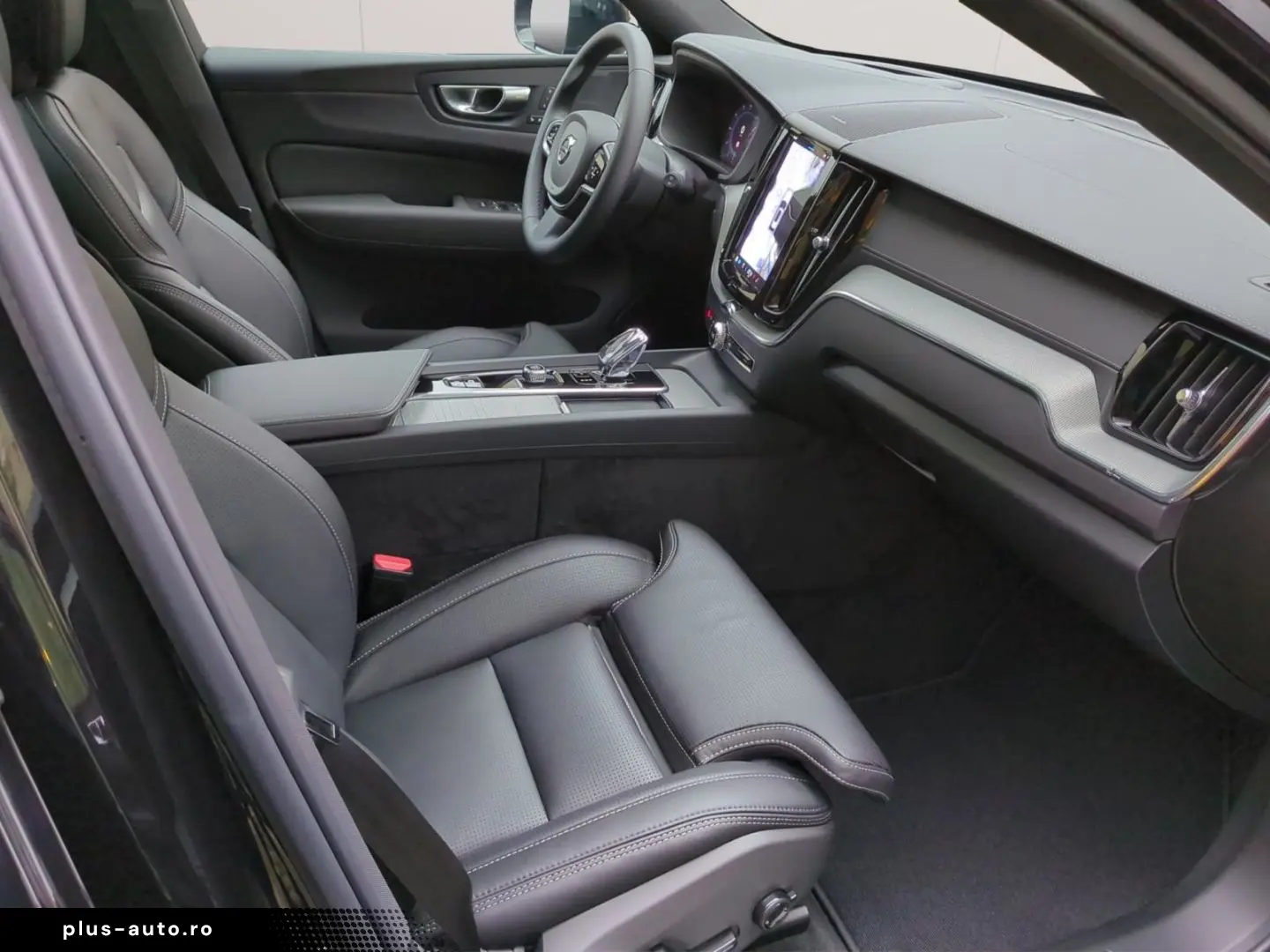 VOLVO XC60 T6 Ultra Black Edition  Luft Nappa Akustik