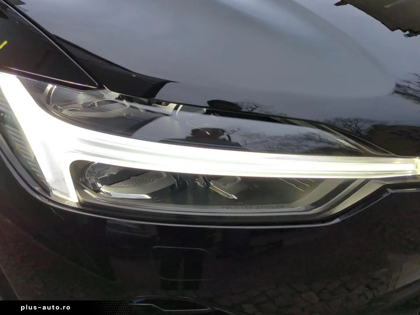 VOLVO XC60 T6 Ultra Black Edition  Luft Nappa Akustik