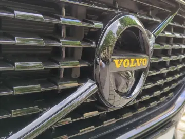 VOLVO XC60 T8 Polestar Engineered  Vollausstattung