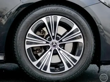 MERCEDES-BENZ E 220d Limousine Avantgarde