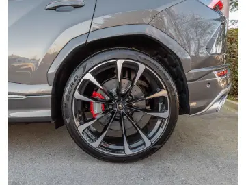 LAMBORGHINI Urus 4.0 V8 Auto. PANO 23 360  B&O HUD CARBON VO