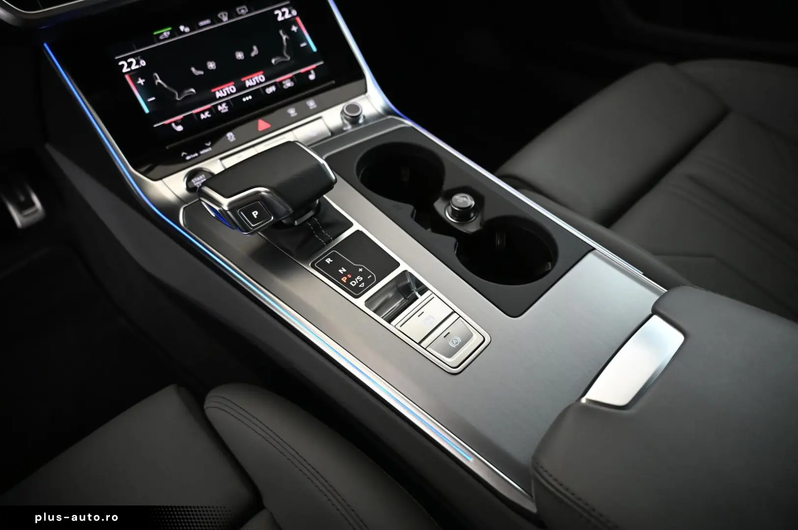 AUDI A6 Avant 50 TFSIe qr. S-Line  H-UP PANO AHK 19