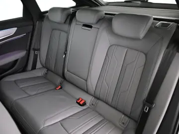 AUDI A6 Avant 50 TFSIe qr. S-Line  H-UP PANO AHK 19