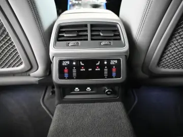 AUDI A6 Avant 50 TFSIe qr. S-Line  H-UP PANO AHK 19