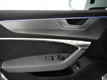 AUDI A6 Avant 50 TFSIe qr. S-Line  H-UP PANO AHK 19