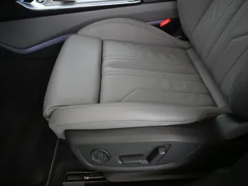 AUDI A6 Avant 50 TFSIe qr. S-Line  H-UP PANO AHK 19