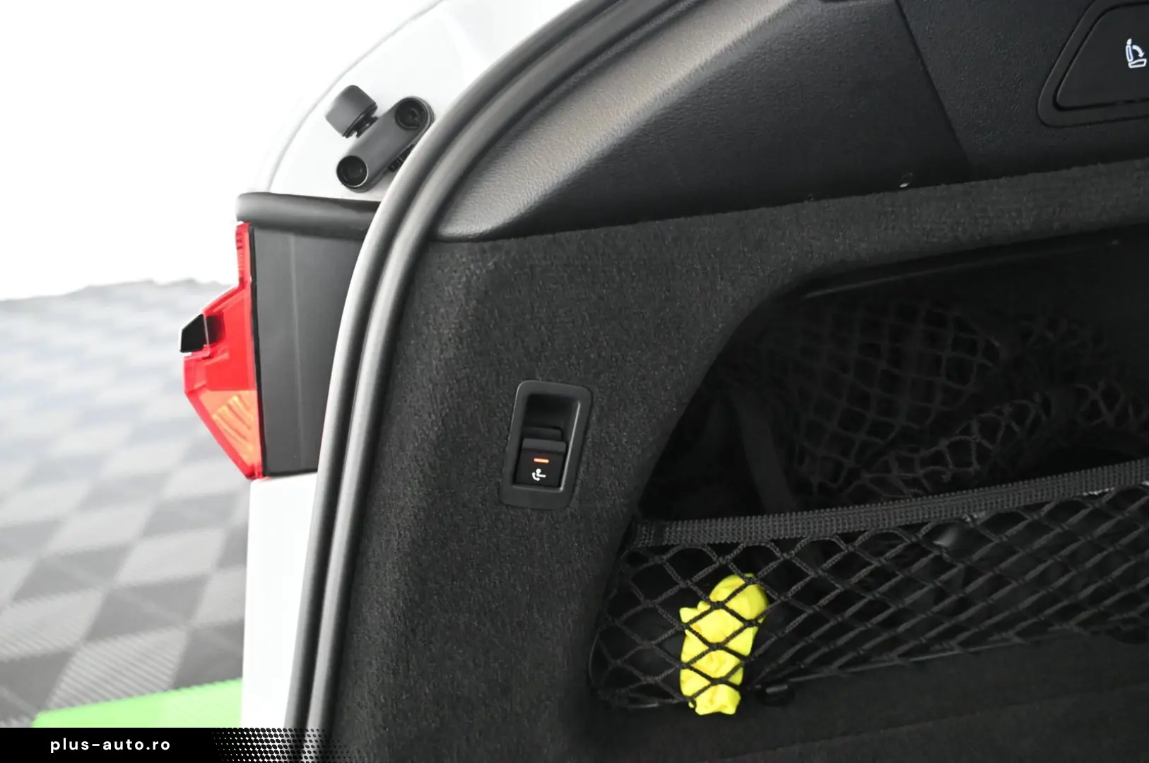 AUDI A6 Avant 50 TFSIe qr. S-Line  H-UP PANO AHK 19