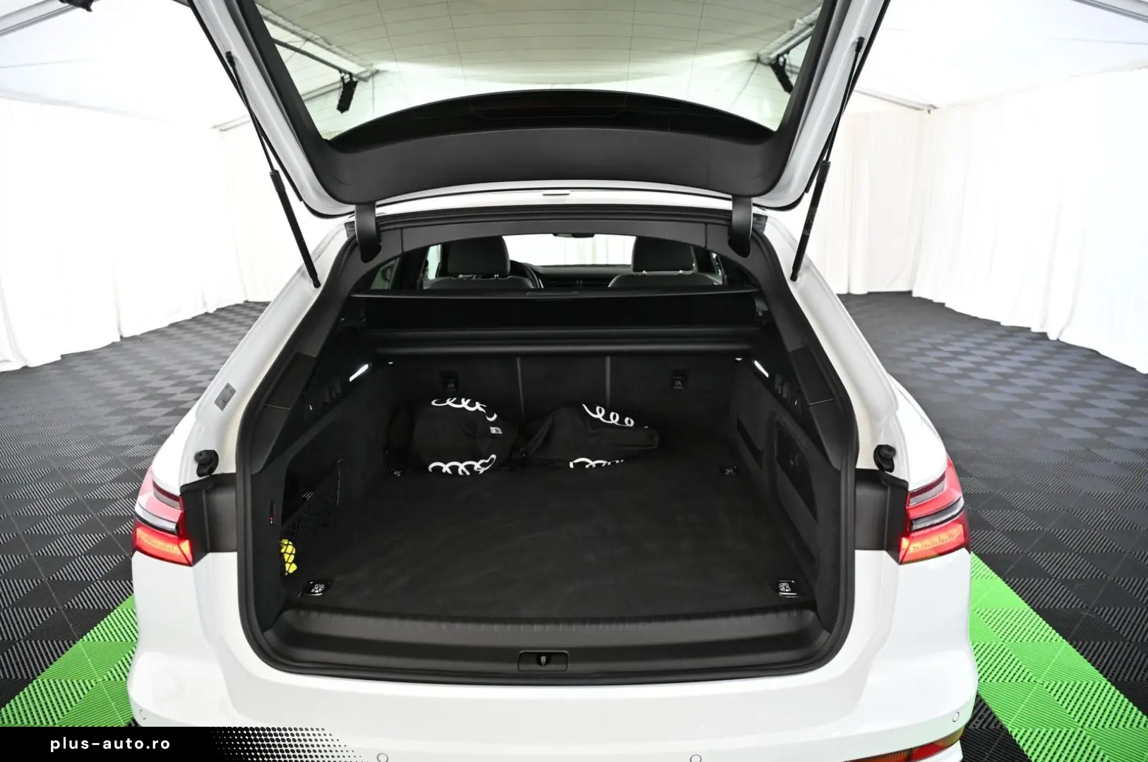 AUDI A6 Avant 50 TFSIe qr. S-Line  H-UP PANO AHK 19