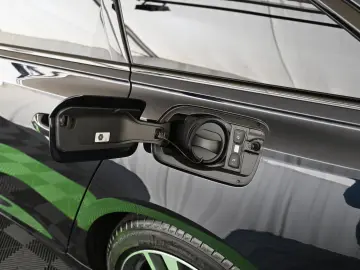 AUDI A6 Avant 50 TFSIe qr. S-Line  BLACK-PACK PANO 19