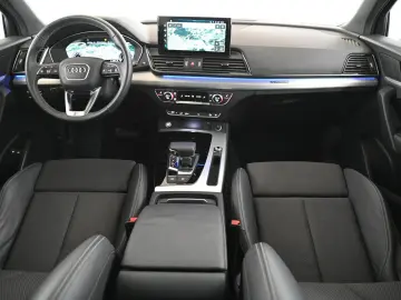 AUDI Q5 50 TFSIe quattro S-Line  MATRIX MMI  PANO 19