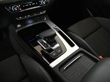 AUDI Q5 50 TFSIe quattro S-Line  MATRIX MMI  PANO 19