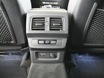 AUDI Q5 50 TFSIe quattro S-Line  MATRIX MMI  PANO 19