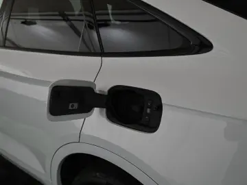 AUDI Q5 Sportback 55 TFSIe qr. S-Line  MATRIX PANO 19