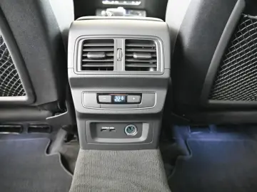 AUDI Q5 Sportback 55 TFSIe qr. S-Line  MATRIX PANO 19