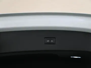 AUDI Q5 Sportback 55 TFSIe qr. S-Line  MATRIX PANO 19