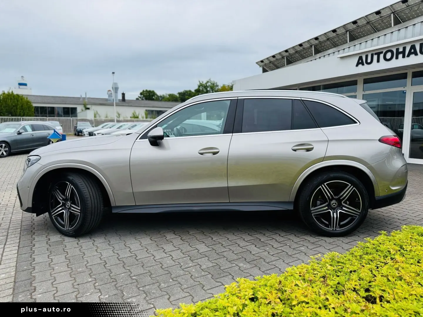 MERCEDES-BENZ GLC 300 d 4M  AMG  360   AHK  Panodach  Standh