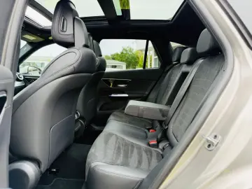 MERCEDES-BENZ GLC 300 d 4M  AMG  360   AHK  Panodach  Standh