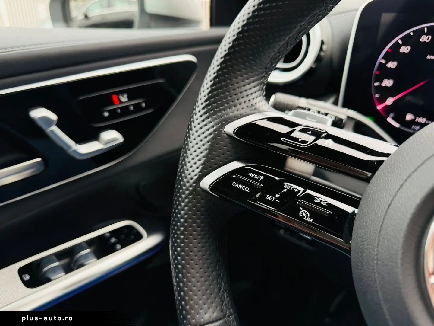 MERCEDES-BENZ GLC 300 d 4M  AMG  360   AHK  Panodach  Standh