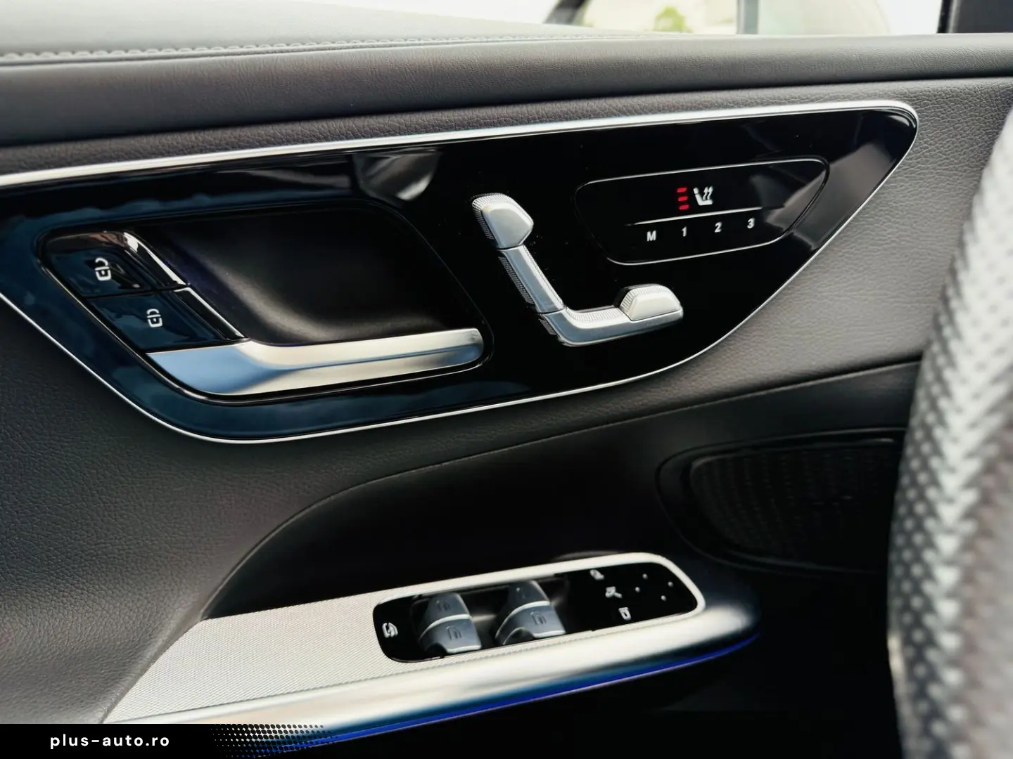 MERCEDES-BENZ GLC 300 d 4M  AMG  360   AHK  Panodach  Standh