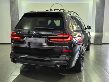 BMW X7xDrive 40d M Sport CARBON KRISTALL ICONIC GLOW