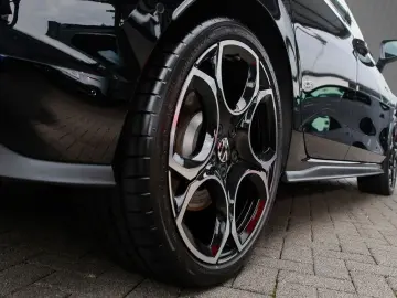 VW Golf GTI 2.0 TSI DSG Black Style AHK  RFK  Pano.