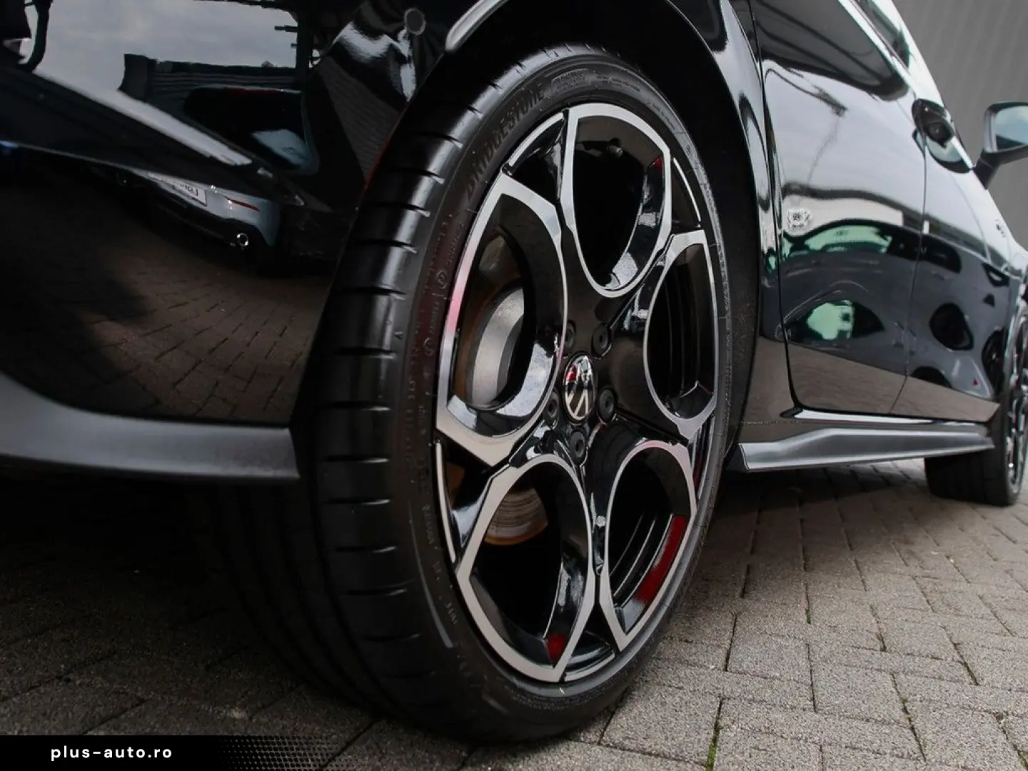 VW Golf GTI 2.0 TSI DSG Black Style AHK  RFK  Pano.
