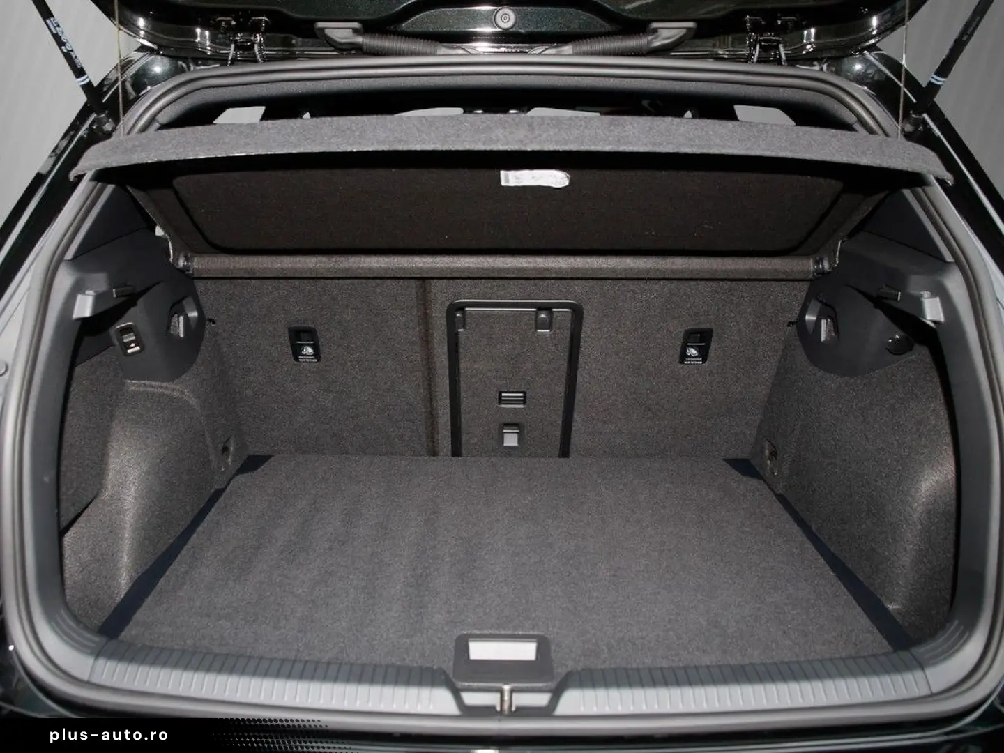 VW Golf GTI 2.0 TSI DSG Black Style AHK  RFK  Pano.