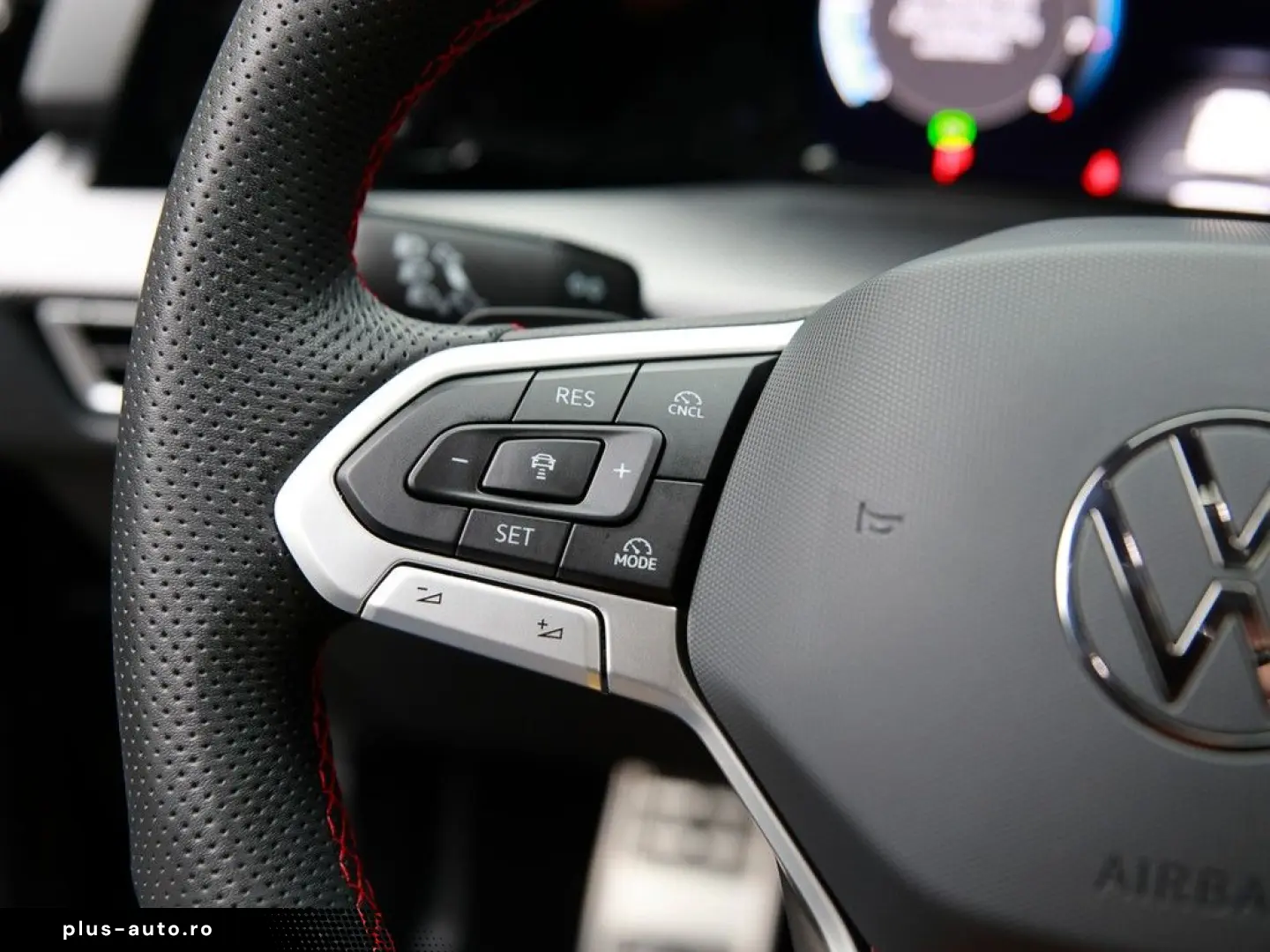 VW Golf GTI 2.0 TSI DSG Black Style AHK  RFK  Pano.