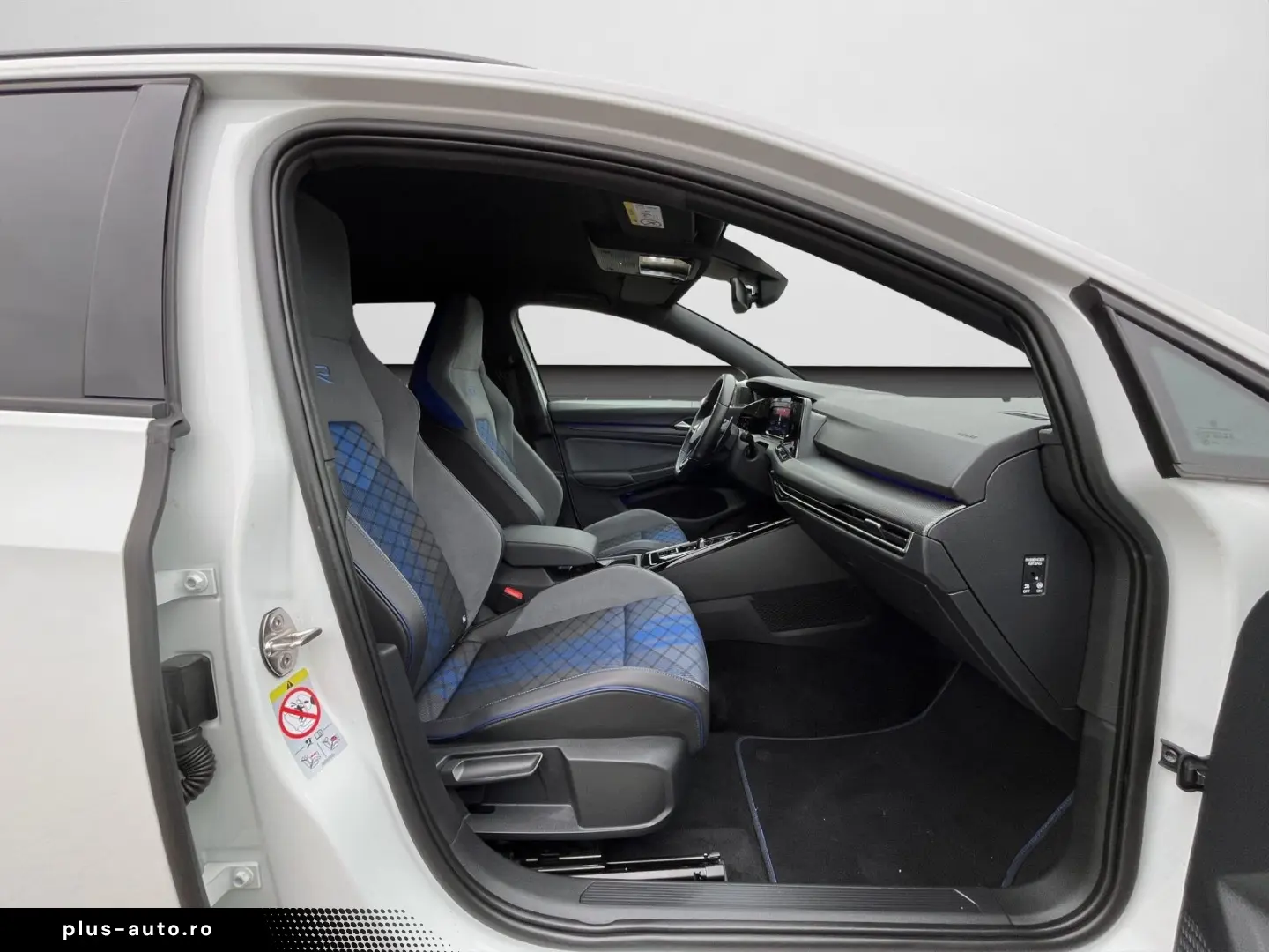 VW Golf VIII Variant R 2.0 TSI DSG MATRIX AHK BLACK