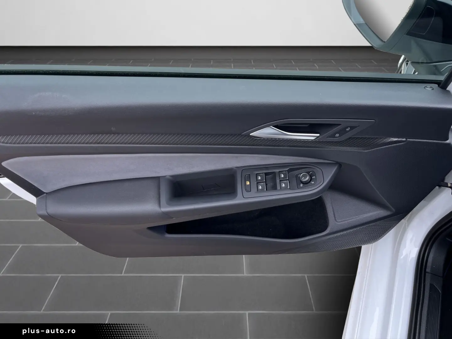 VW Golf VIII Variant R 2.0 TSI DSG MATRIX AHK BLACK