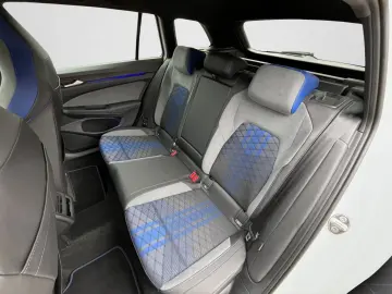 VW Golf VIII Variant R 2.0 TSI DSG MATRIX AHK BLACK