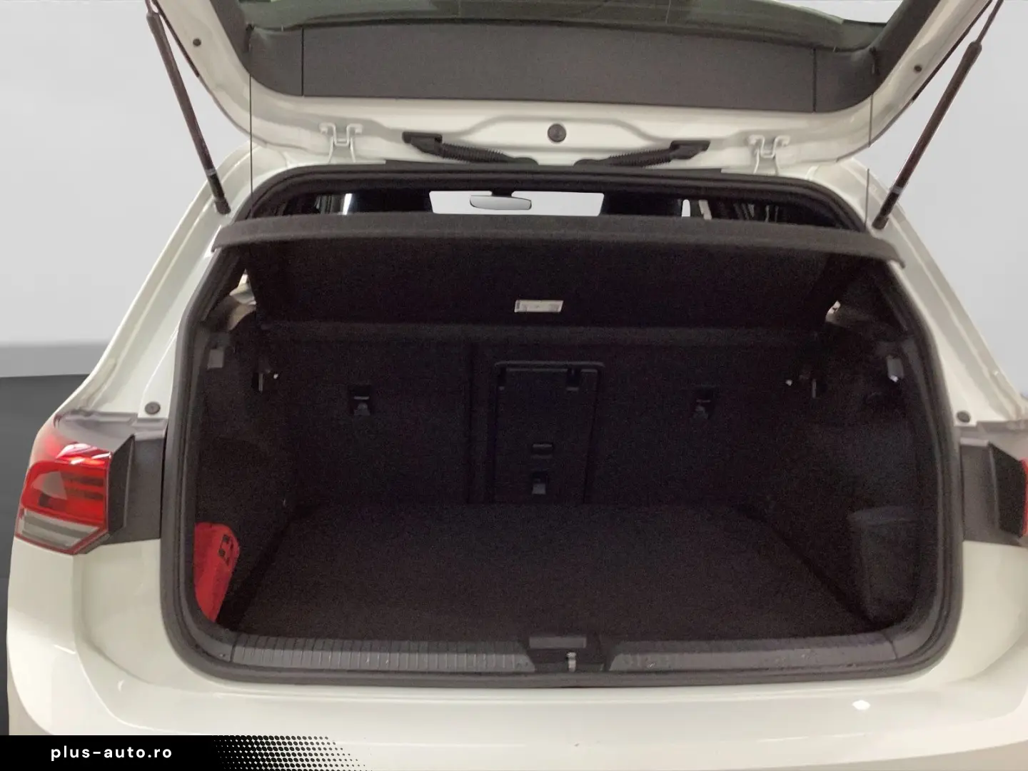 VW Golf R BLACK STYLE LM19 SIDE-ASSIST NAVI DCC LED