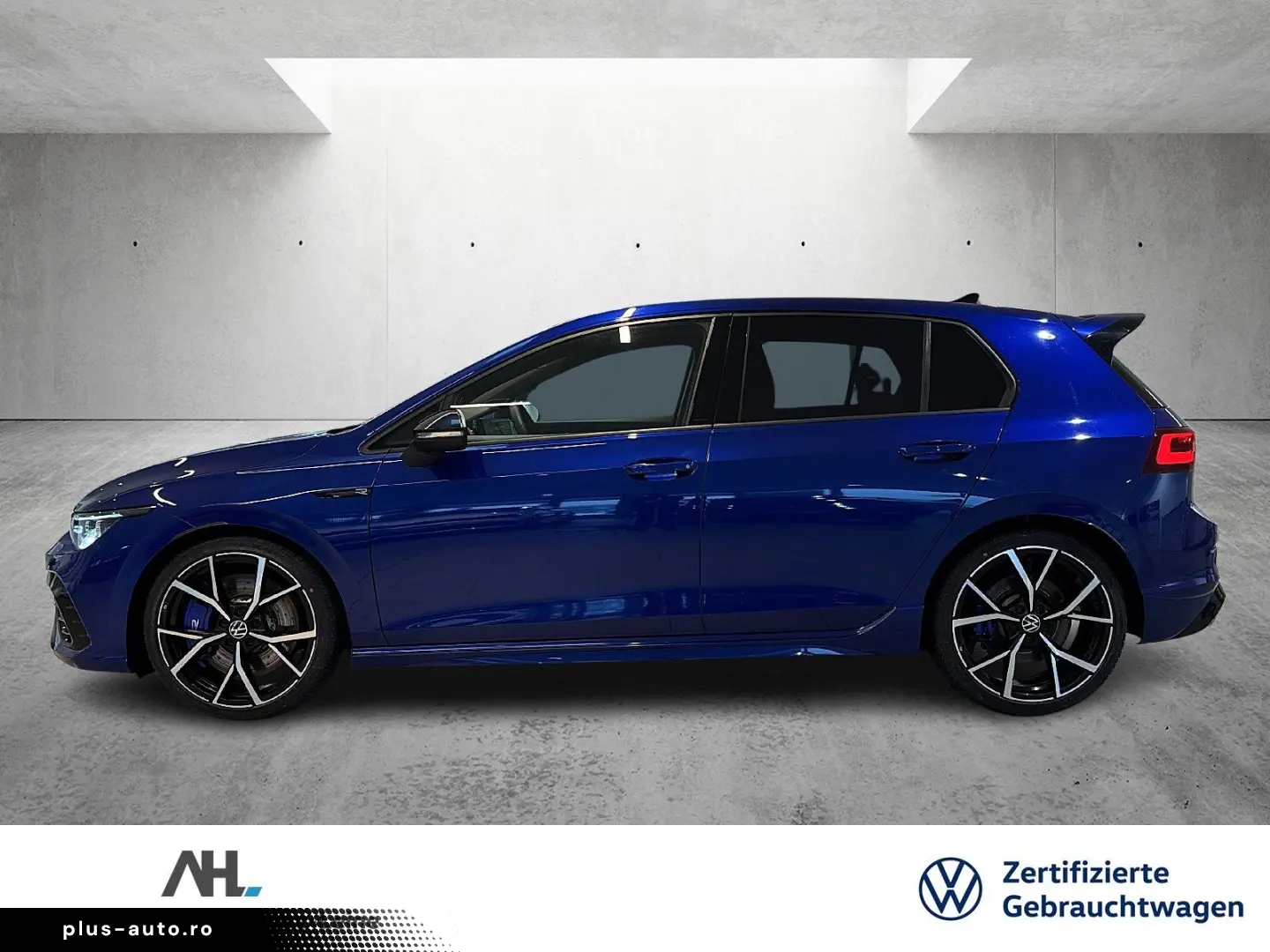 VW Golf VIII 2.0 TSI R 4M Panorama IQ.Light RFK Akr