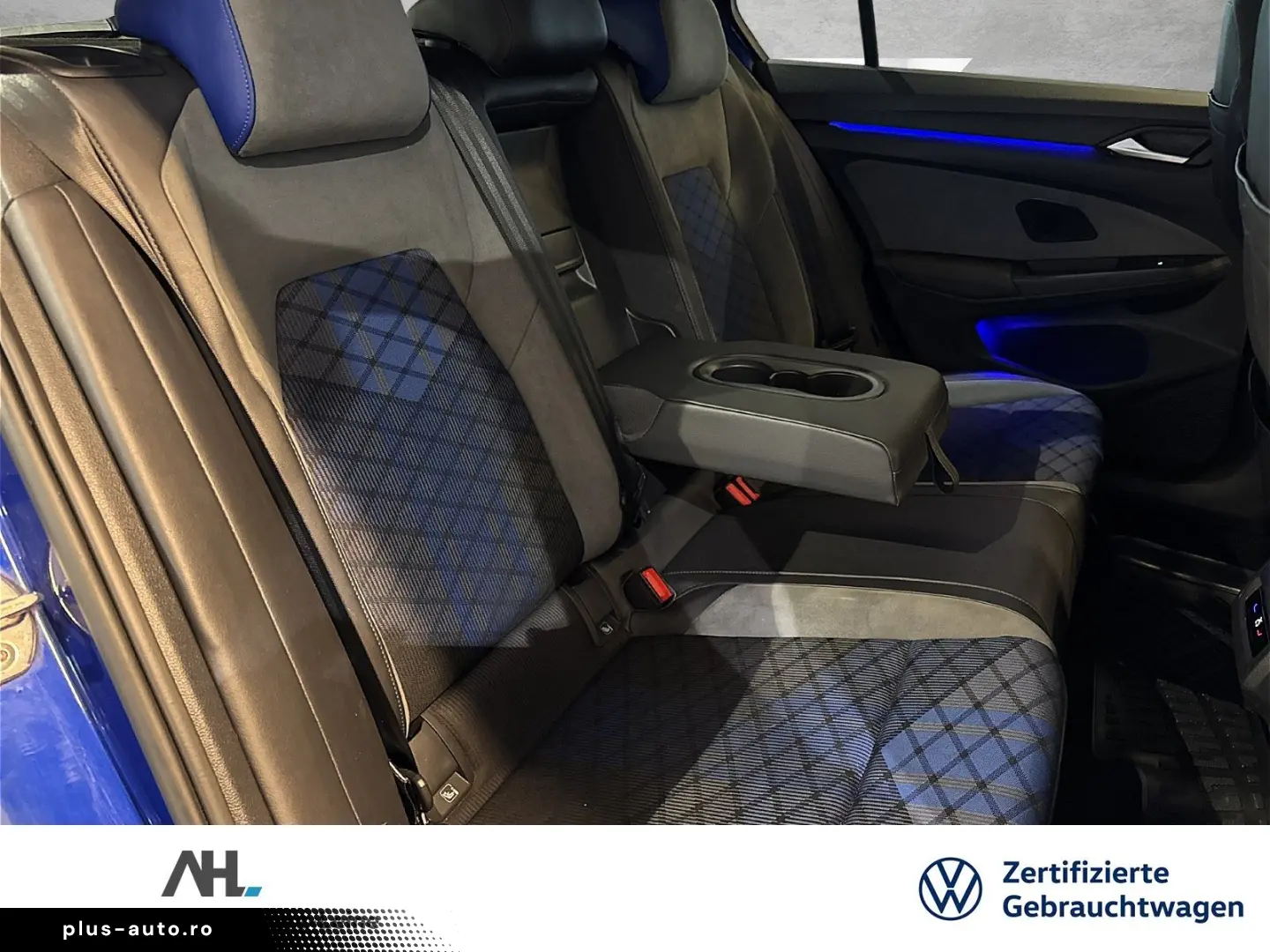 VW Golf VIII 2.0 TSI R 4M Panorama IQ.Light RFK Akr