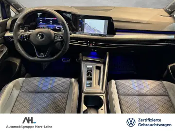 VW Golf VIII 2.0 TSI R 4M Panorama IQ.Light RFK Akr