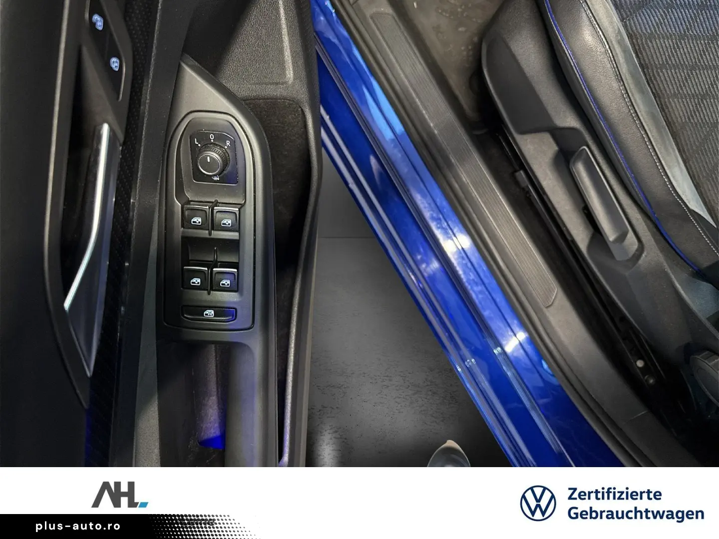 VW Golf VIII 2.0 TSI R 4M Panorama IQ.Light RFK Akr