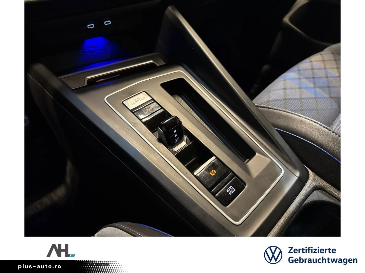 VW Golf VIII 2.0 TSI R 4M Panorama IQ.Light RFK Akr