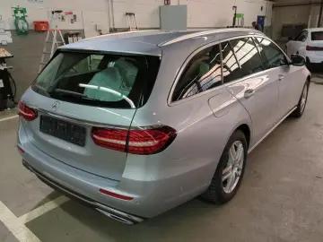 MERCEDES-BENZ E 220 d ALLRAD