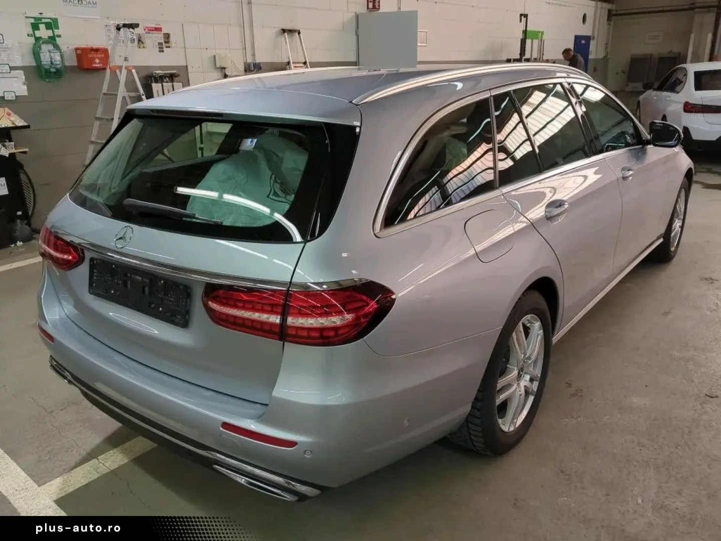 MERCEDES-BENZ E 220 d ALLRAD