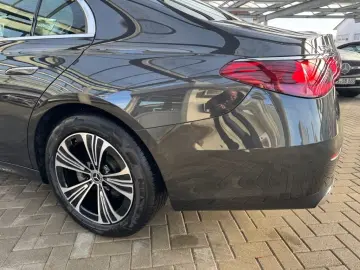 MERCEDES-BENZ E 200 4M AVANTGARDE