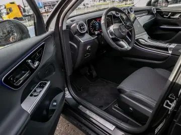 MERCEDES-BENZ GLC 200 4M