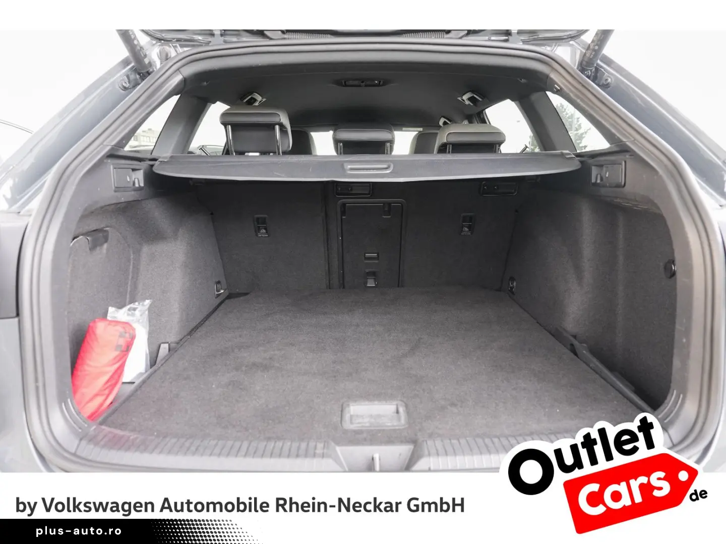 VW Golf VIII Variant 2.0 TSI R-Line DSG Navi Kamera