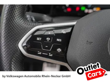 VW Golf VIII Variant 2.0 TSI R-Line DSG Navi Kamera