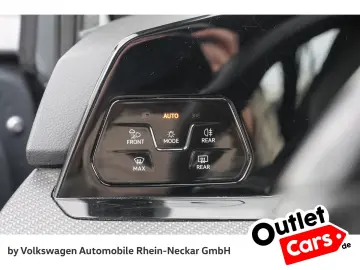 VW Golf VIII Variant 2.0 TSI R-Line DSG Navi Kamera