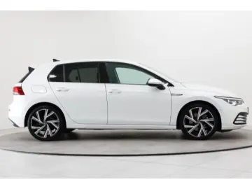 VW Golf Style 2.0 TSI DSG Style AHK Kamera Navi SHZ