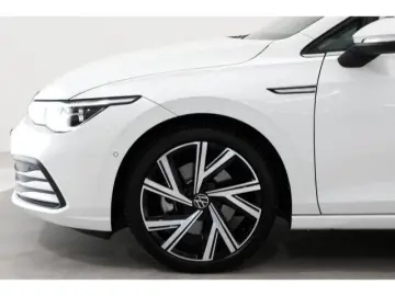 VW Golf Style 2.0 TSI DSG Style AHK Kamera Navi SHZ