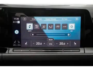 VW Golf Style 2.0 TSI DSG Style AHK Kamera Navi SHZ